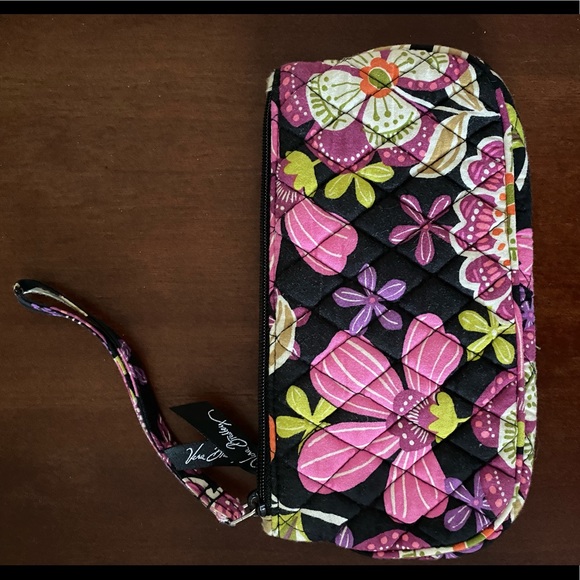 EUC VB Wristlet - Picture 1 of 4